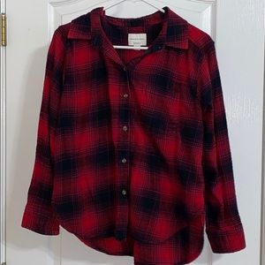American Eagle boyfriend fit red/black flannel